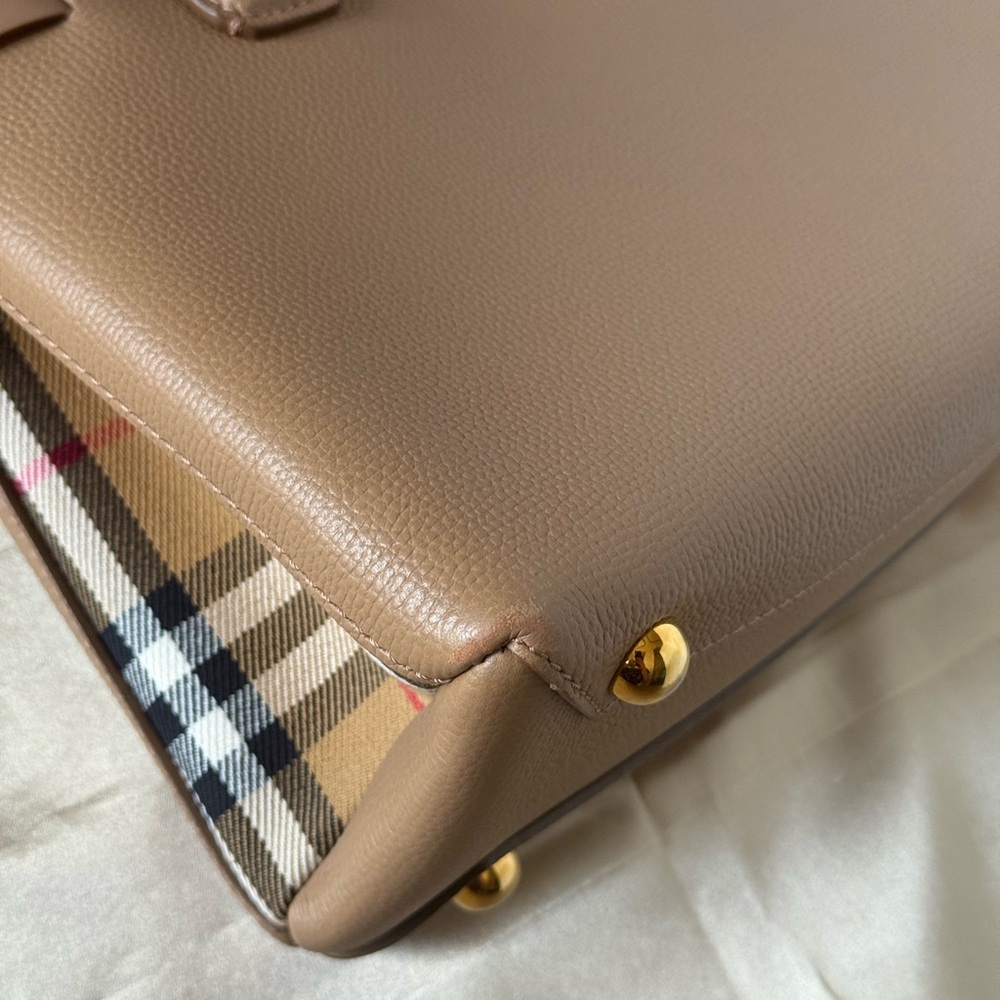 Beautiful Beige Burberry Banner Tote Bag. - Picture 16 of 17